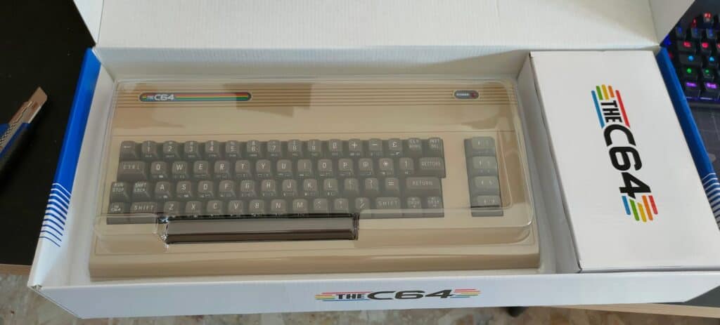 scatola con il The C64